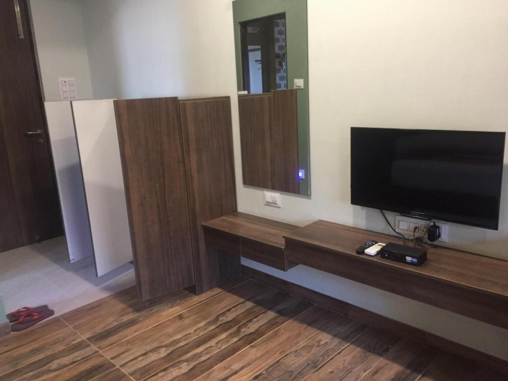 Room image 4