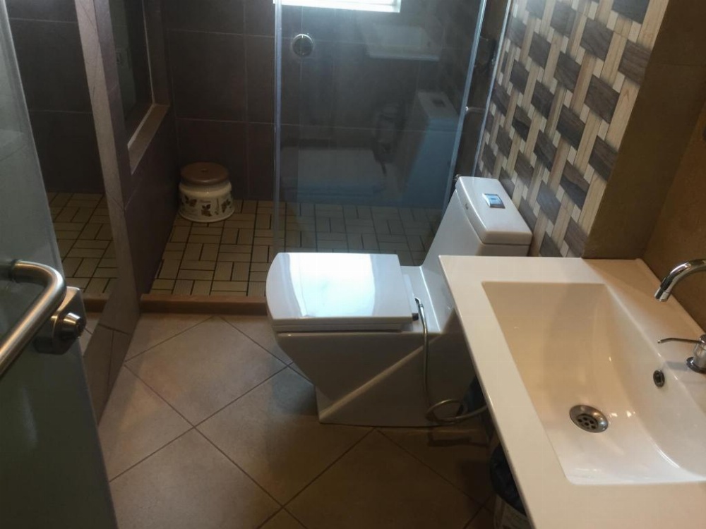 Room image 5