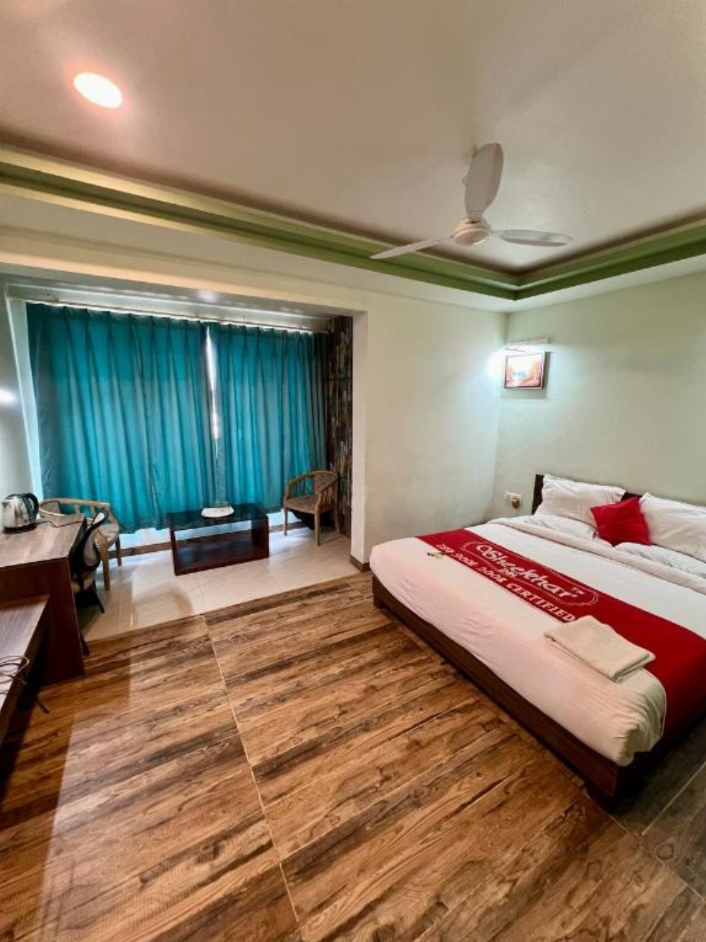 Room image 3