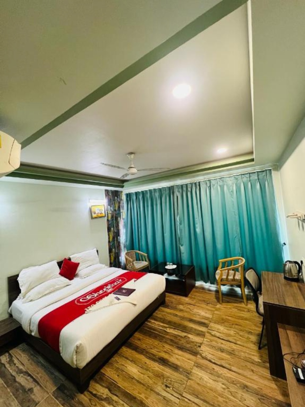 Room image 4